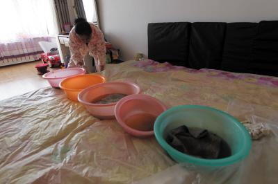 乐陵楼上漏水，住户失联，小区没物管，业主维权难！律师来支招……